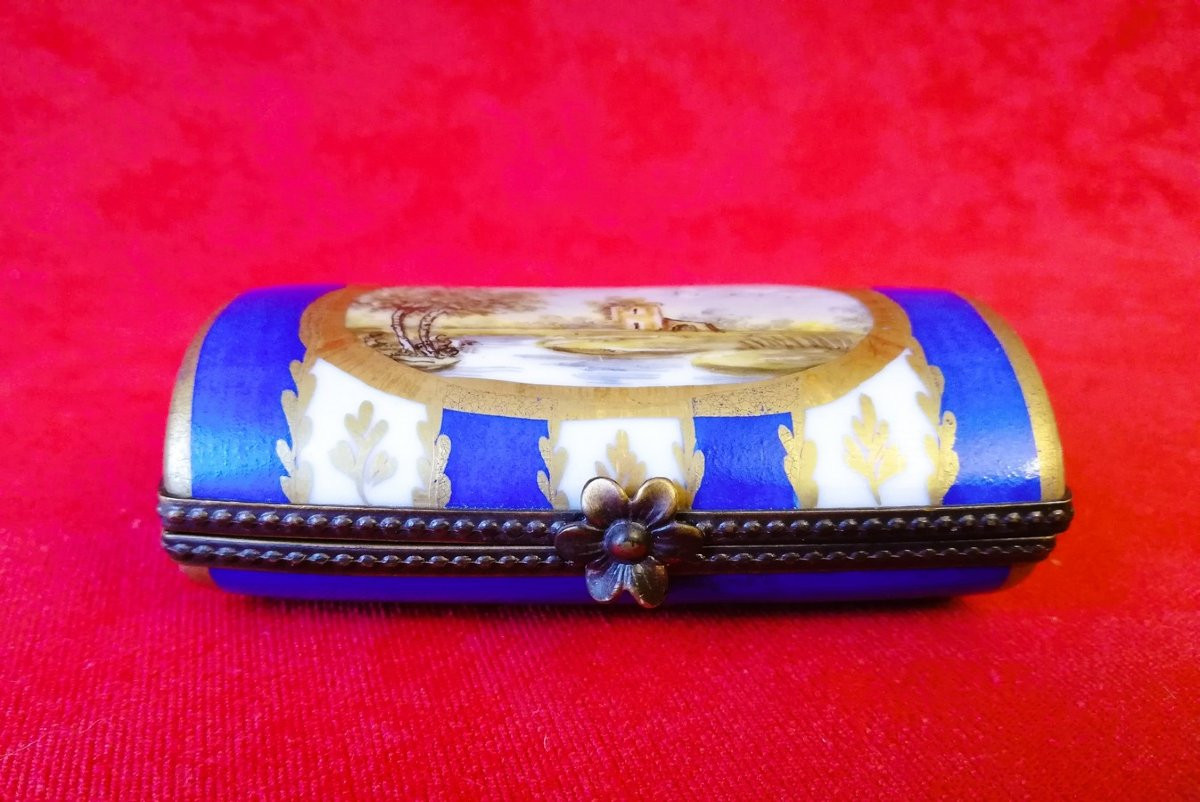 Oblong Porcelain Box-photo-2