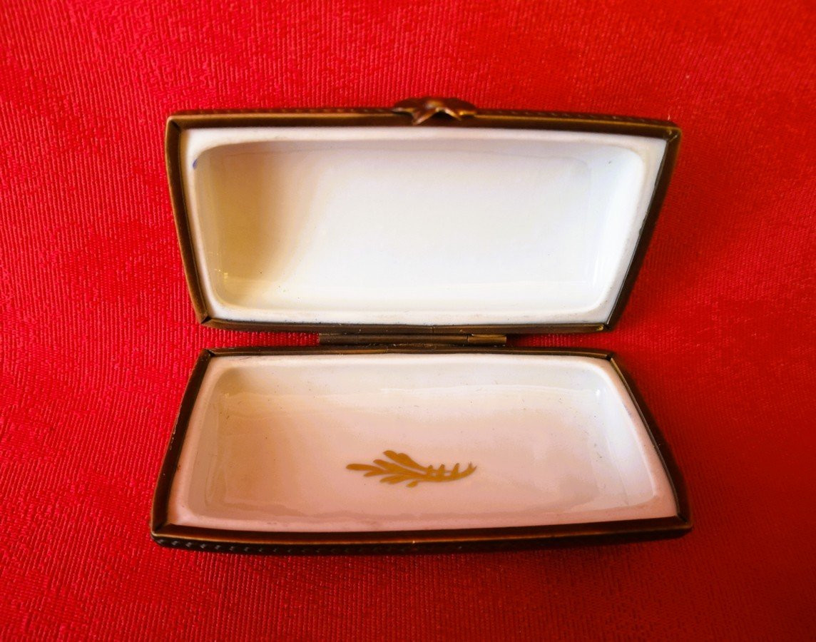 Oblong Porcelain Box-photo-3