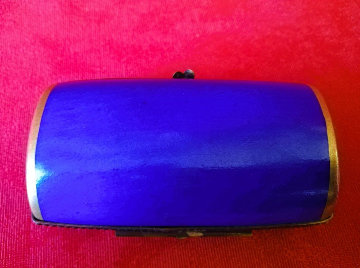 Oblong Porcelain Box-photo-5