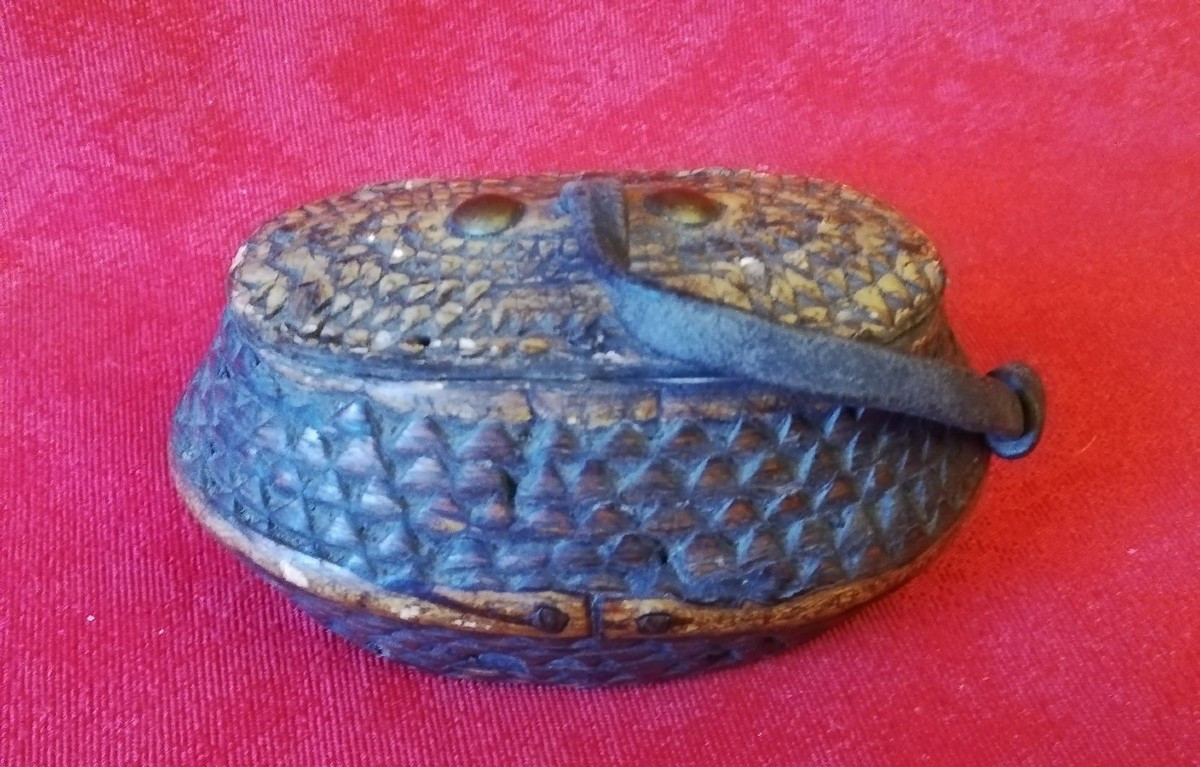 Rat-tail Snuffbox