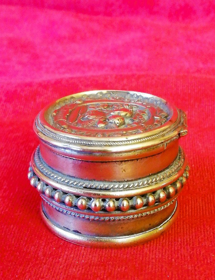 Boîte à mouches monogrammée  -photo-4