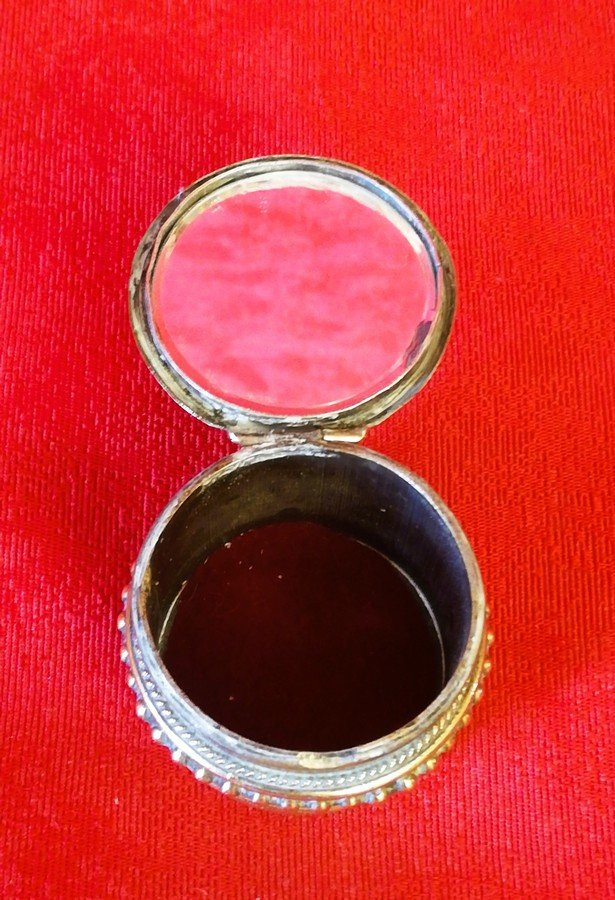 Boîte à mouches monogrammée  -photo-4