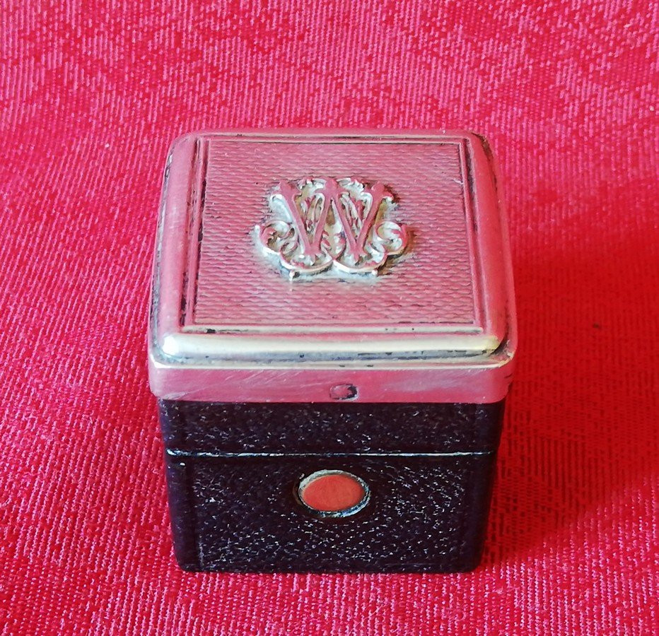 Objet de collection cuir et argent -photo-2