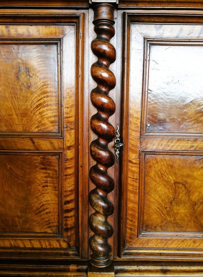 Walnut Four-panel Cabinet-photo-3