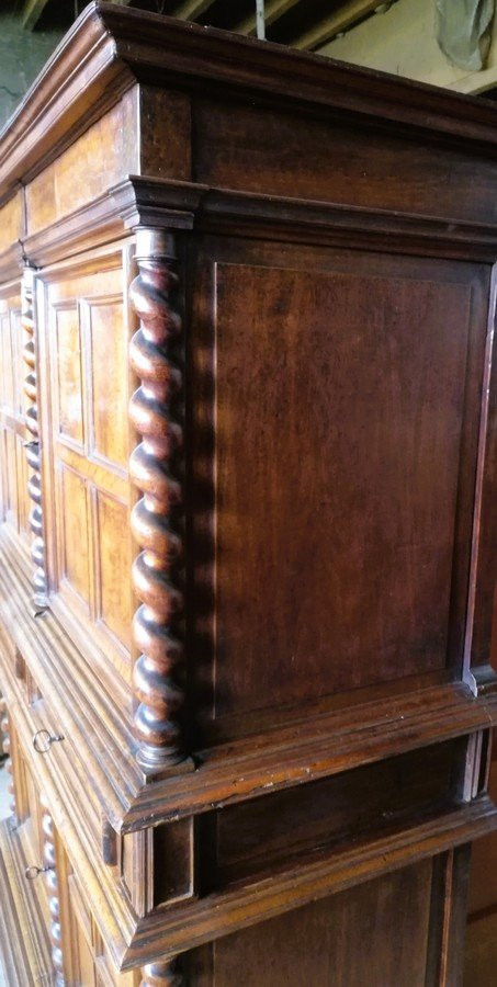 Walnut Four-panel Cabinet-photo-2