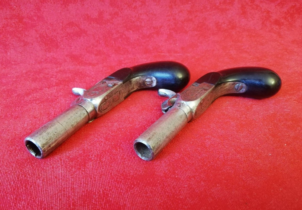 Petite paire de pistolets à coffre -photo-7