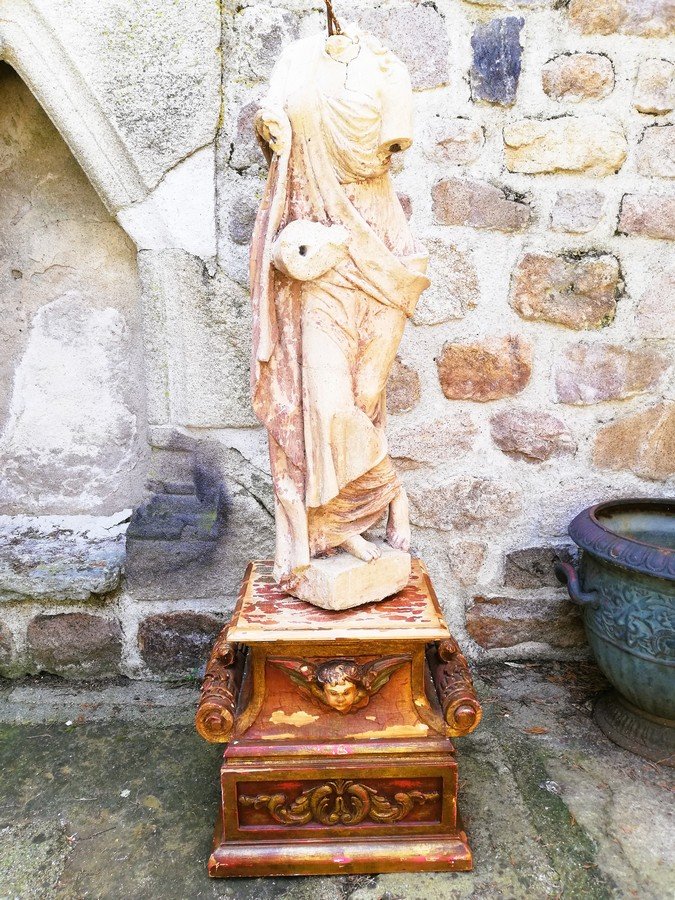 Socle de statue religieuse 