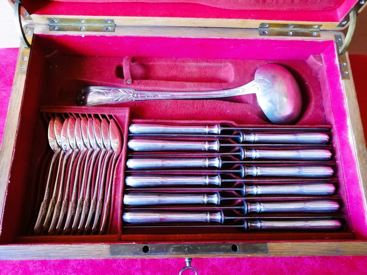 Ménagère en coffret en métal argenté de Christofle-photo-3