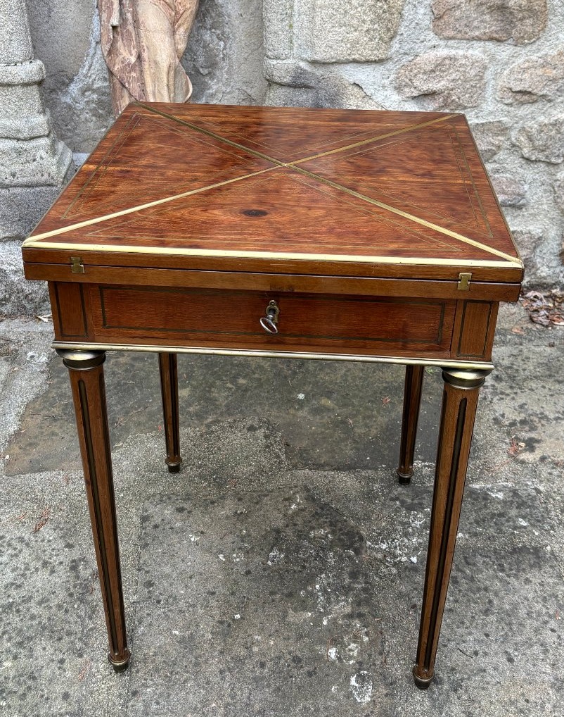 Handkerchief Game Table-photo-2