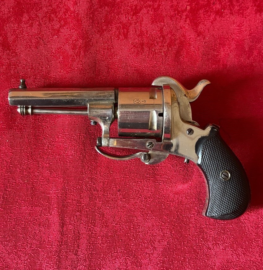Revolver à broche