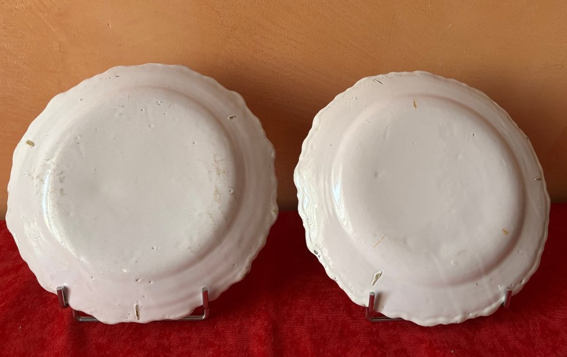 Pair Of 18th-century Moustiers Plates-photo-4