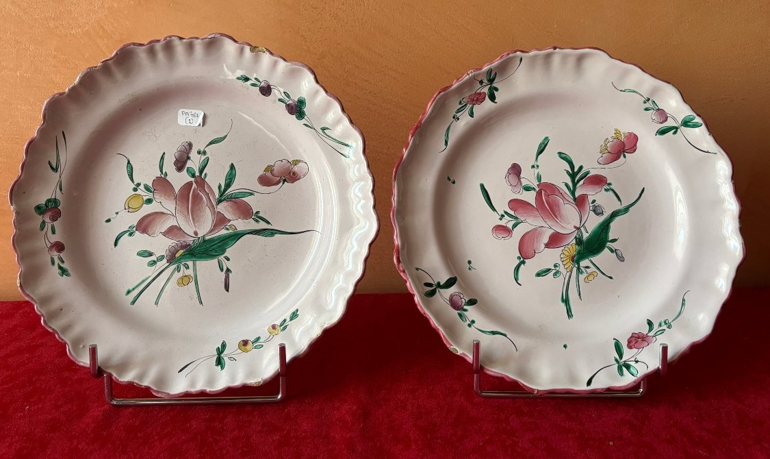 Pair Of 18th-century Moustiers Plates