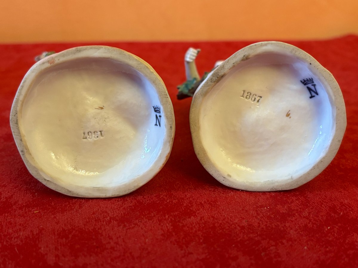 Paire de sujets en porcelaine fine-photo-3