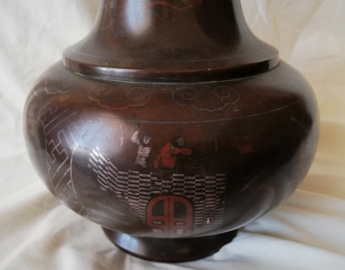 Curieux vase de la Chine en bronze-photo-3