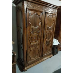 Armoire 18ème siècle des coteaux du Roannais 