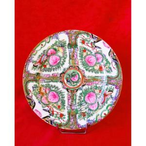 Petit plat en porcelaine 