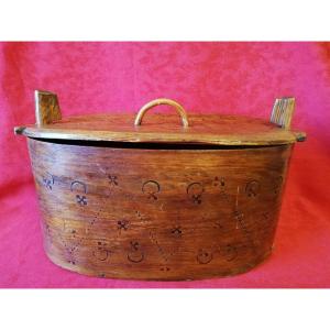 Boite ovale de dentelière 