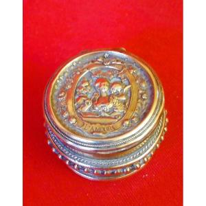 Boîte à mouches monogrammée  