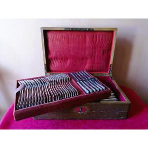 Ménagère en coffret en métal argenté de Christofle