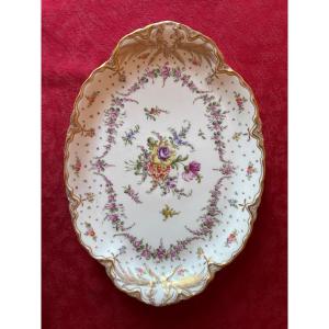 Plat en faïence de forme oblongue 1900