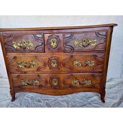 18th Century Walnut Chest Of Drawers