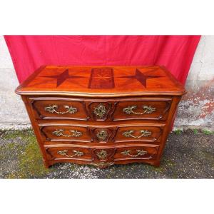 18th Century Chest Of Drawers In Walnut