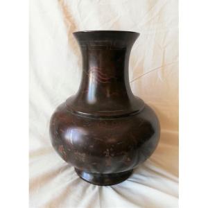 Curieux vase de la Chine en bronze