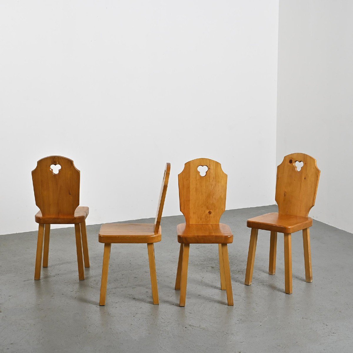 Suite De Six Chaises En Bois Esprit Montagne, France, 1960-photo-2