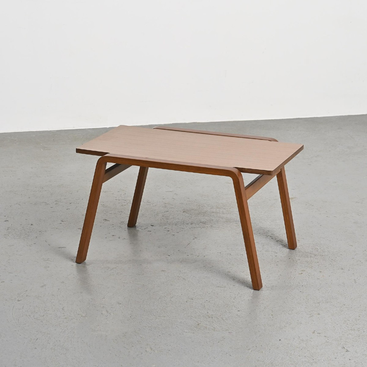 Table d'Appoint Par Isamu Kenmochi, Tendo Mokko, Japon 1960