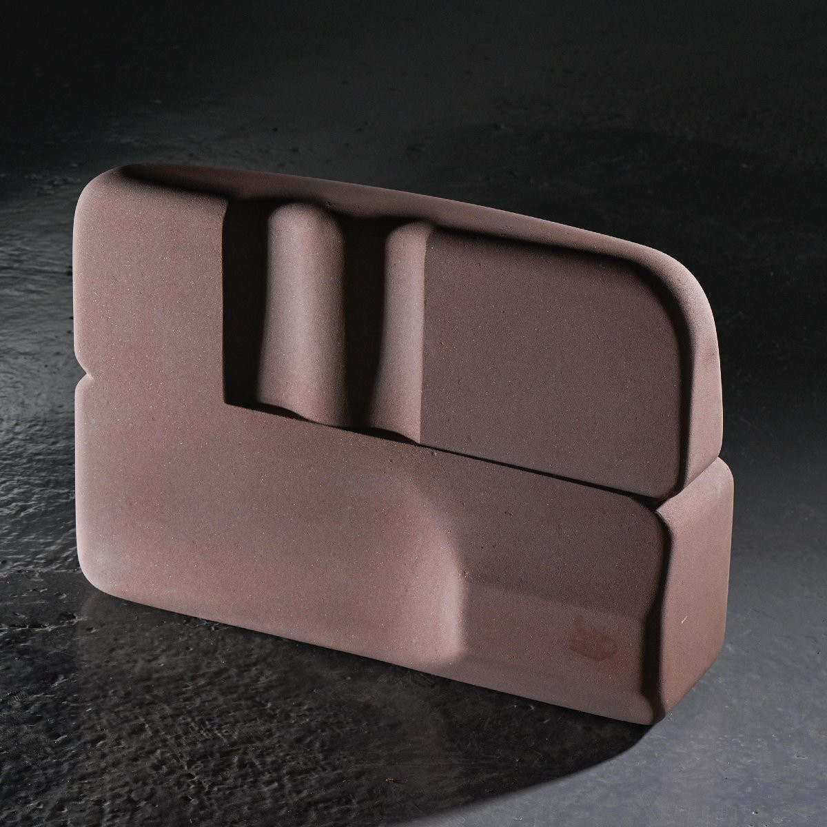 Large sculpture en grès rose par Robert Neuhauser, Suisse années 1980-photo-2