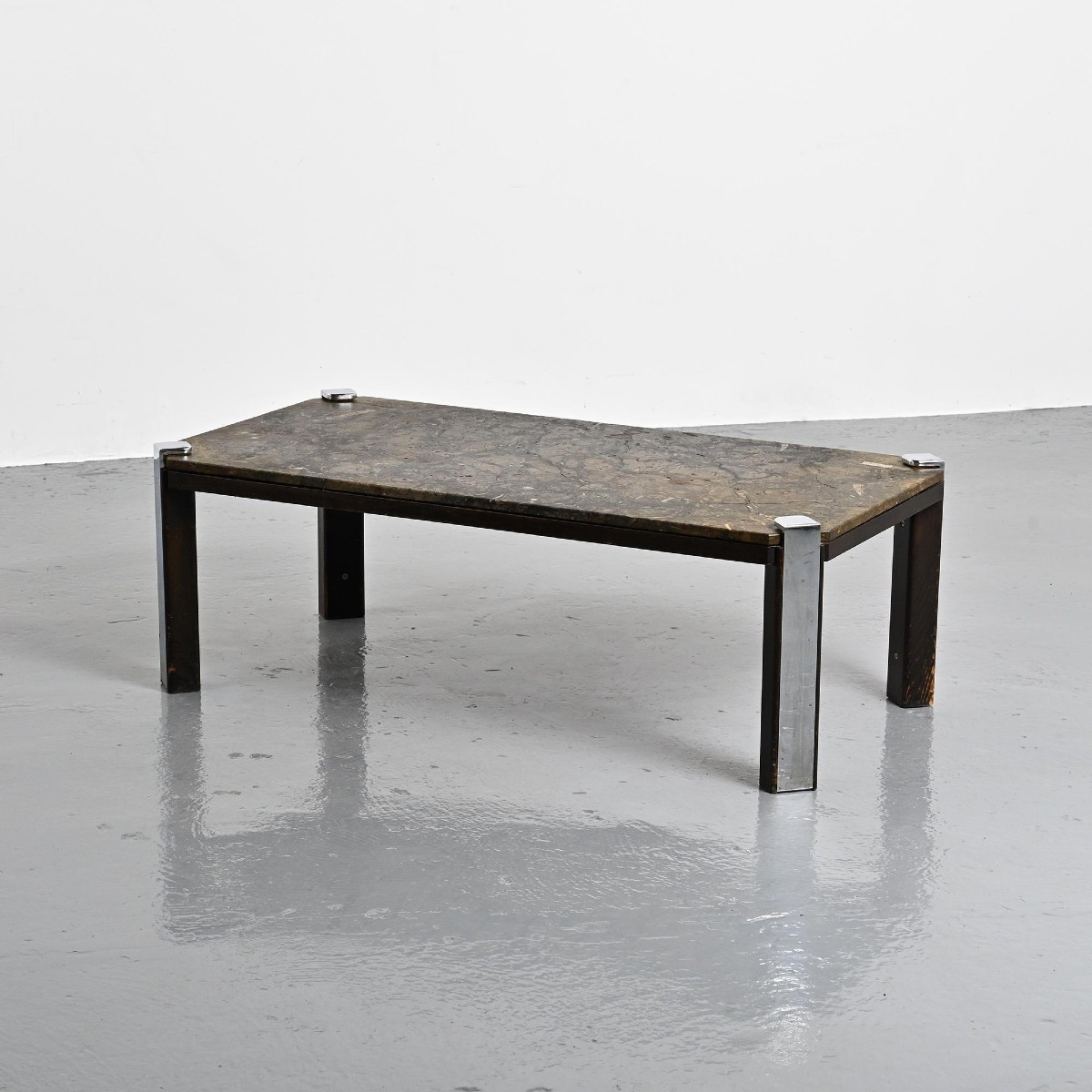 Table basse en pierre fossile, Collection Fossile, Suisse, circa 1980