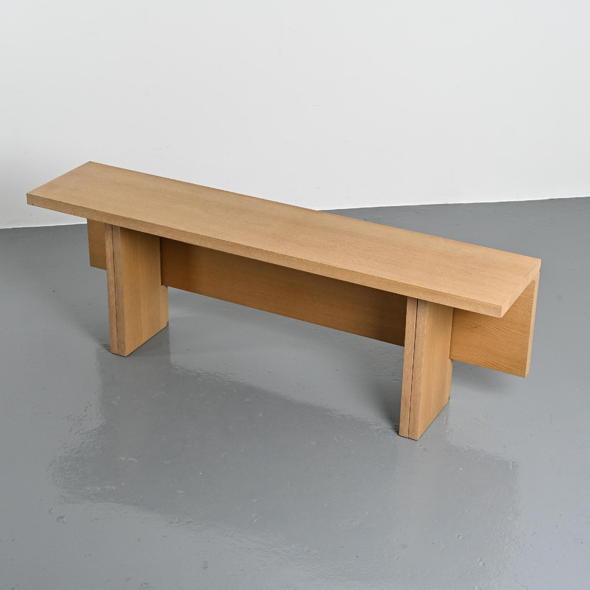 Console extensible formant table à manger en bois cérusé, XXe siècle