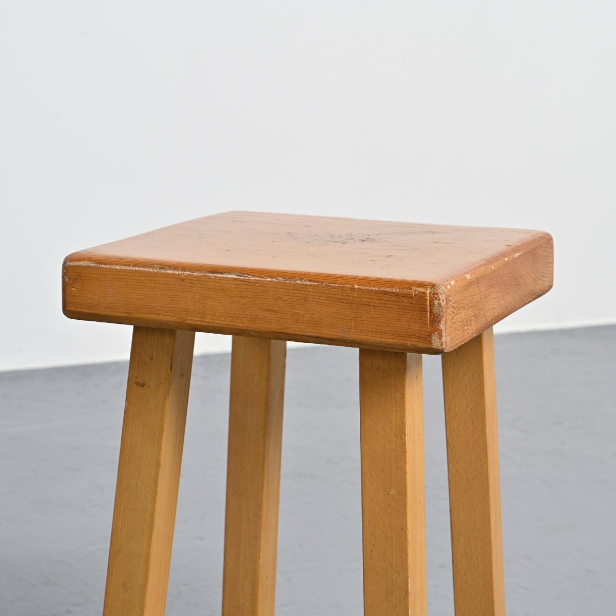 Tabouret vintage par Charlotte Perriand, Les Arcs, France-photo-1