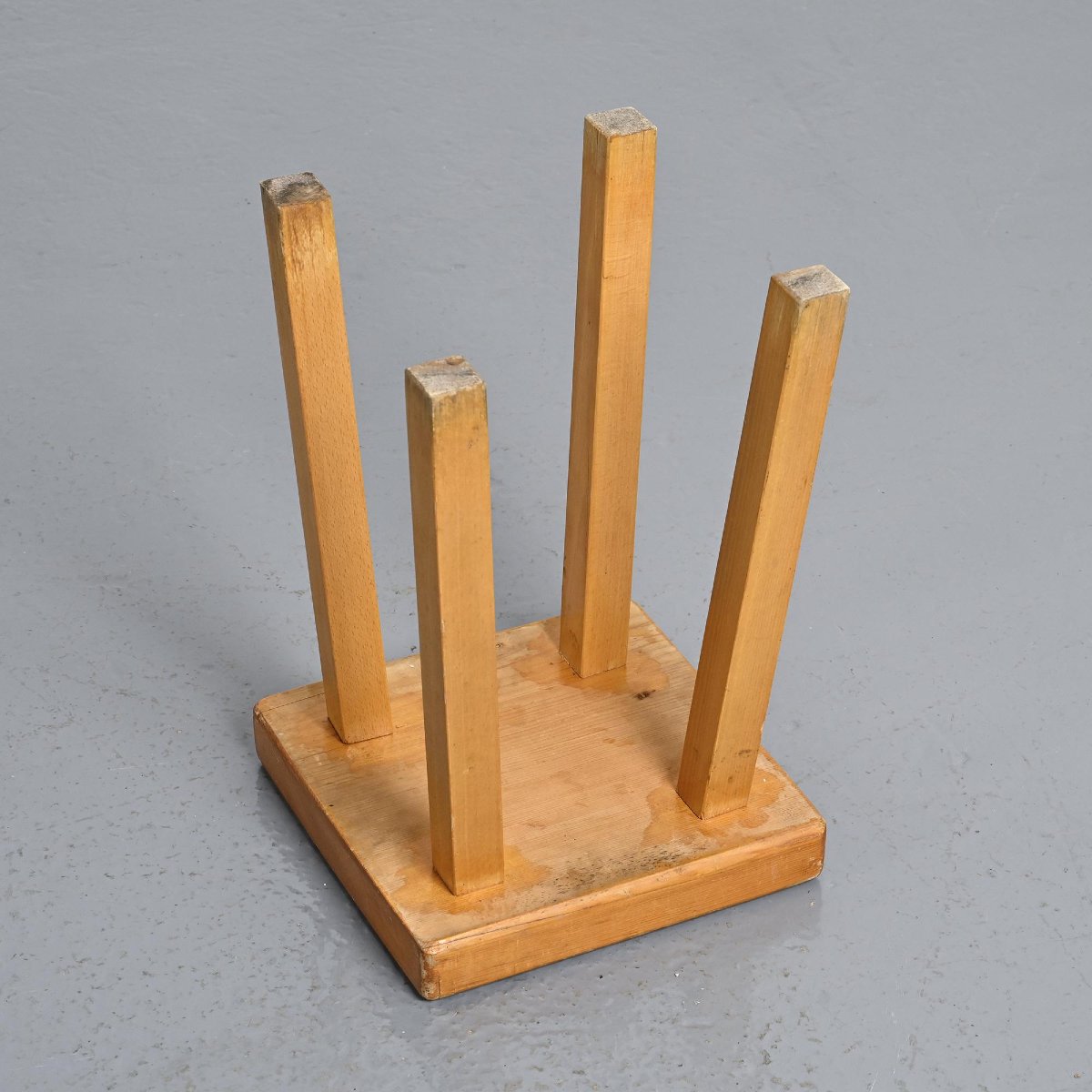 Tabouret vintage par Charlotte Perriand, Les Arcs, France-photo-6