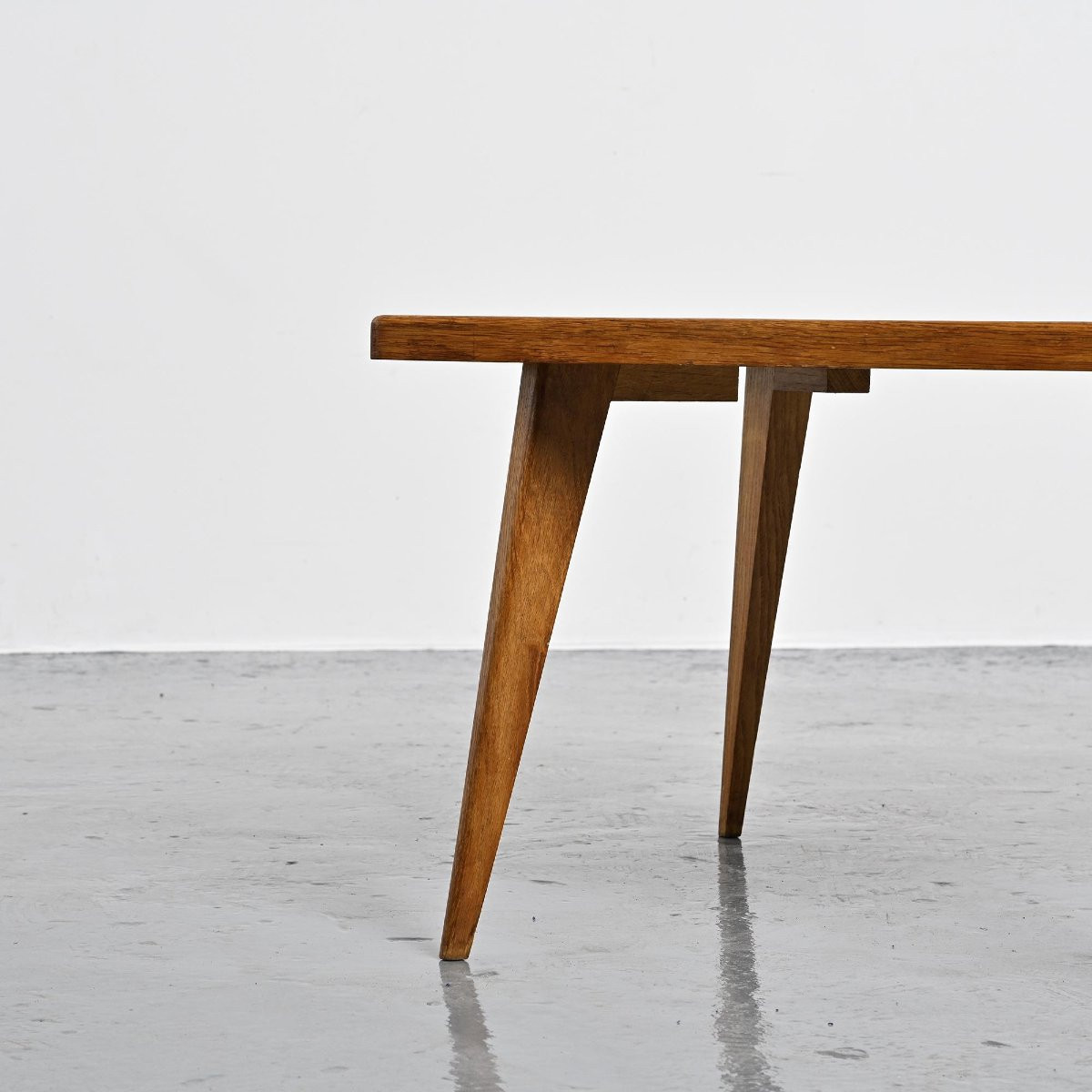 Table basse aux pieds fuselés, France, vers 1955 -photo-4