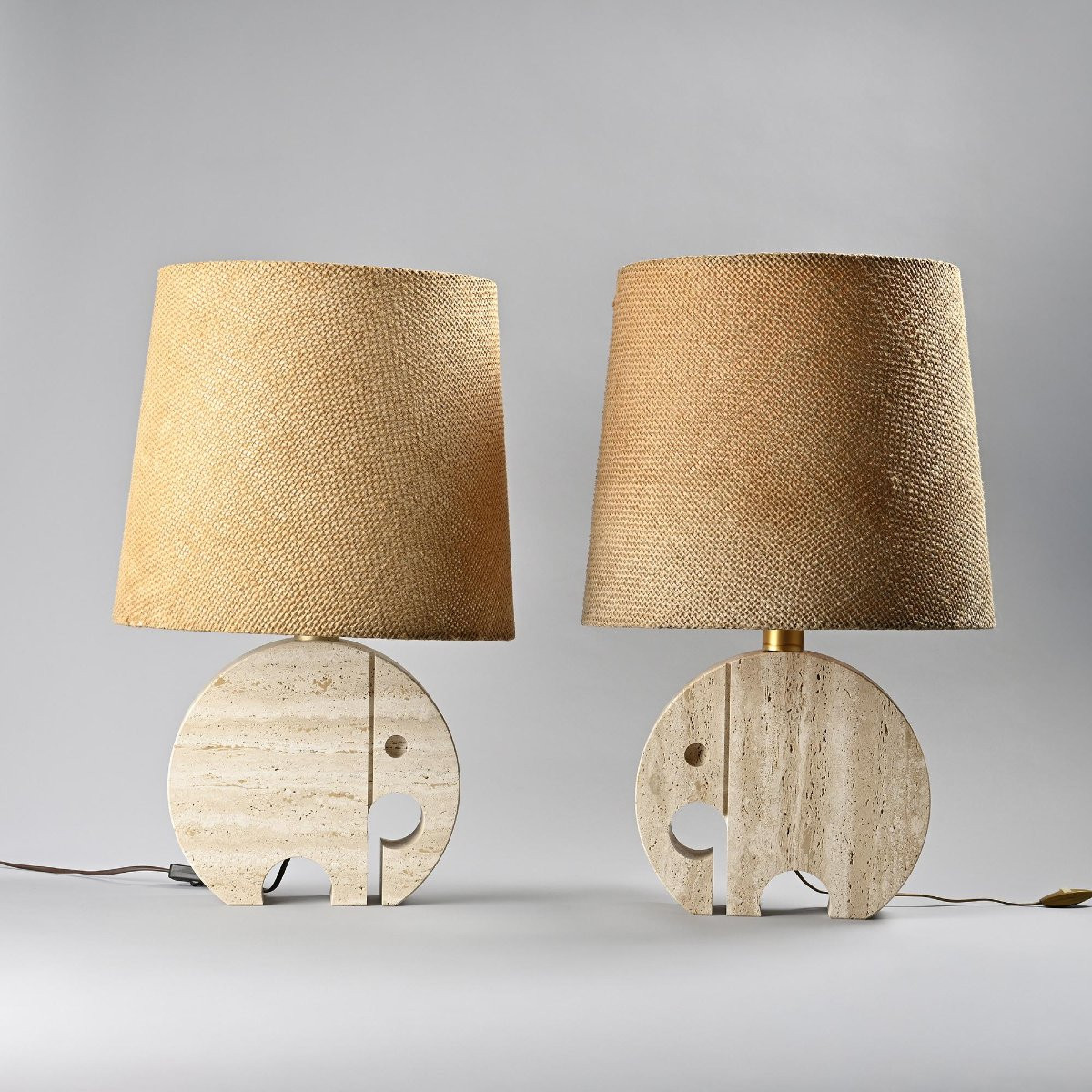 Suite de deux lampes de table « Éléphant » en travertin par Fratelli Mannelli, vers 1970-photo-4