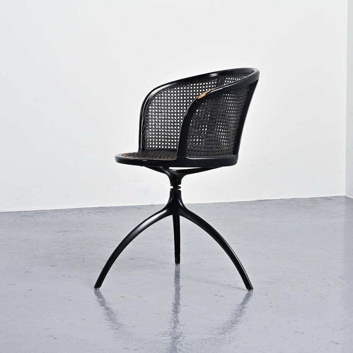 Fauteuil pivotant par Paolo Rizzatto, modèle 901 Young Lady, Alias, 1991 -photo-4