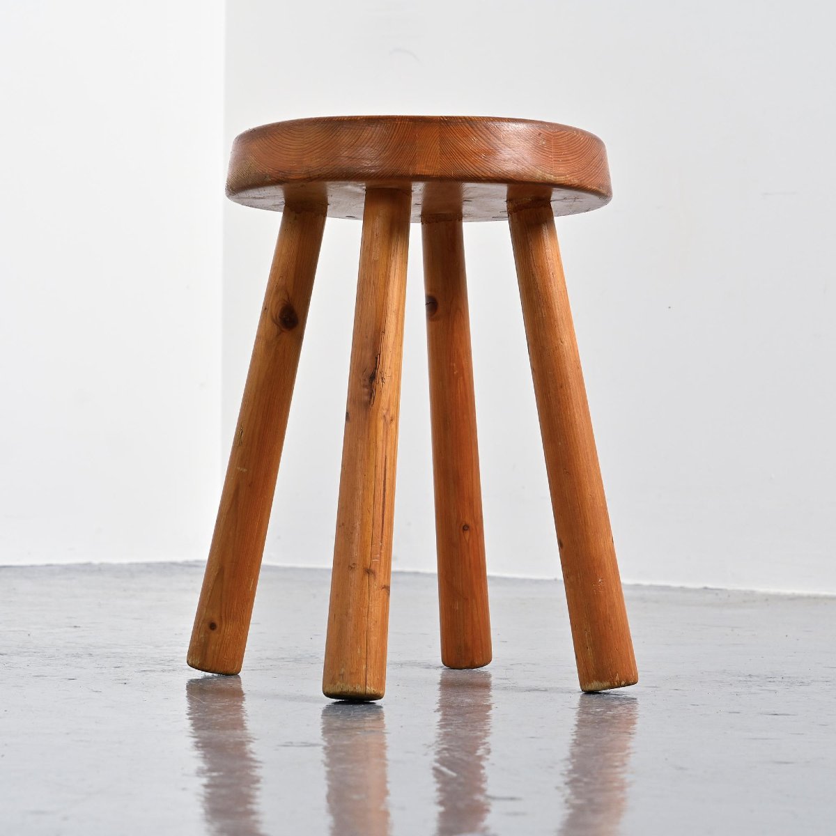  Tabouret Massue par Charlotte Perriand,  années 1970 -photo-4