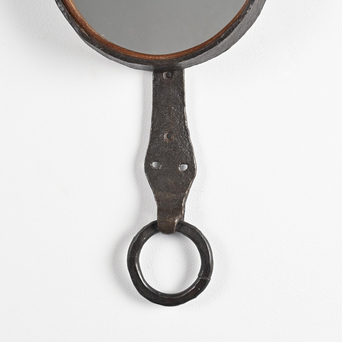 Miroir en fer martelé par Léopold Gest, France, circa 1970 -photo-3