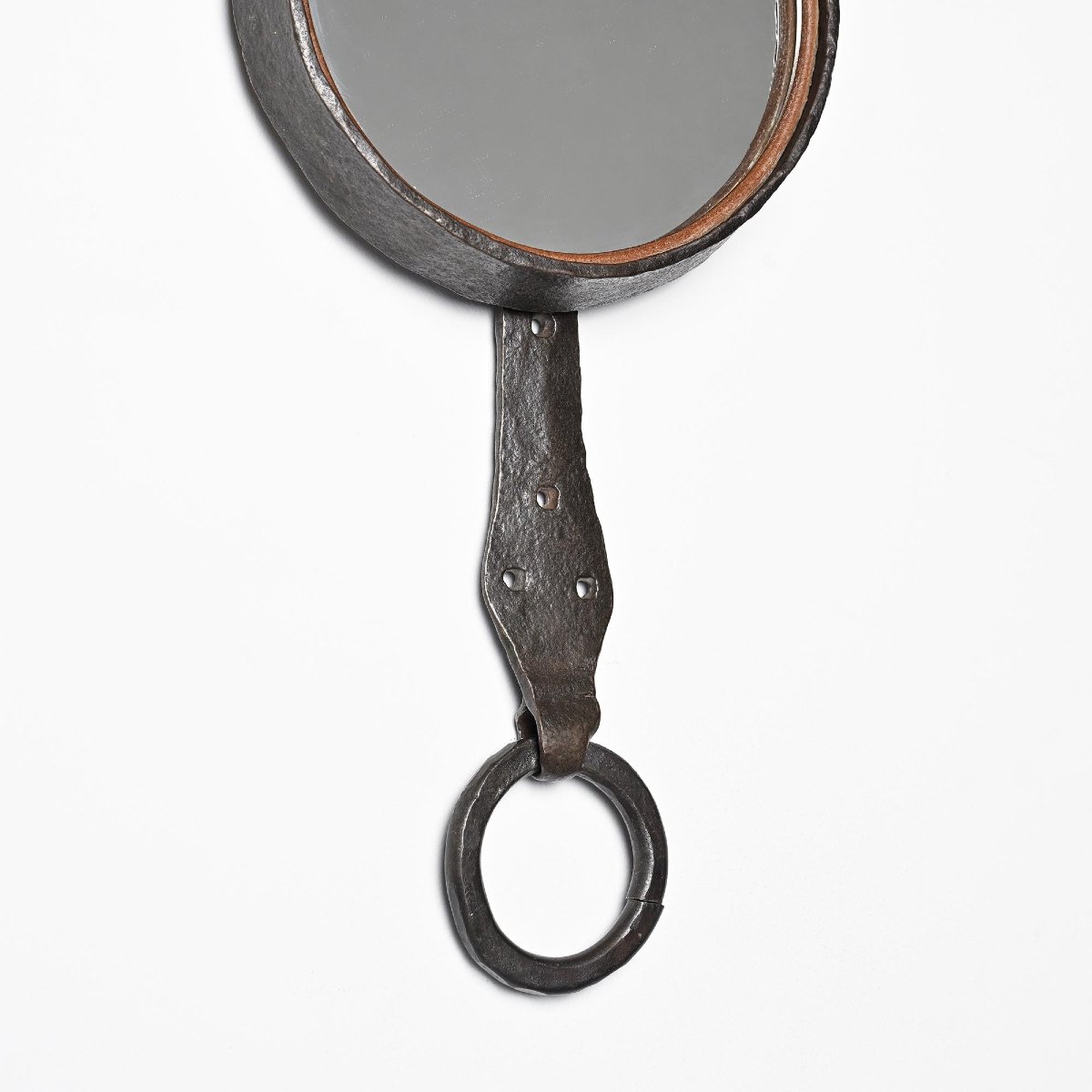 Miroir en fer martelé par Léopold Gest, France, circa 1970 -photo-4