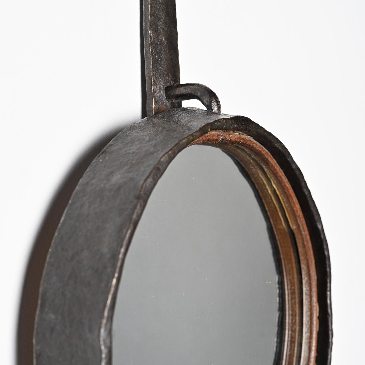 Miroir en fer martelé par Léopold Gest, France, circa 1970 -photo-7