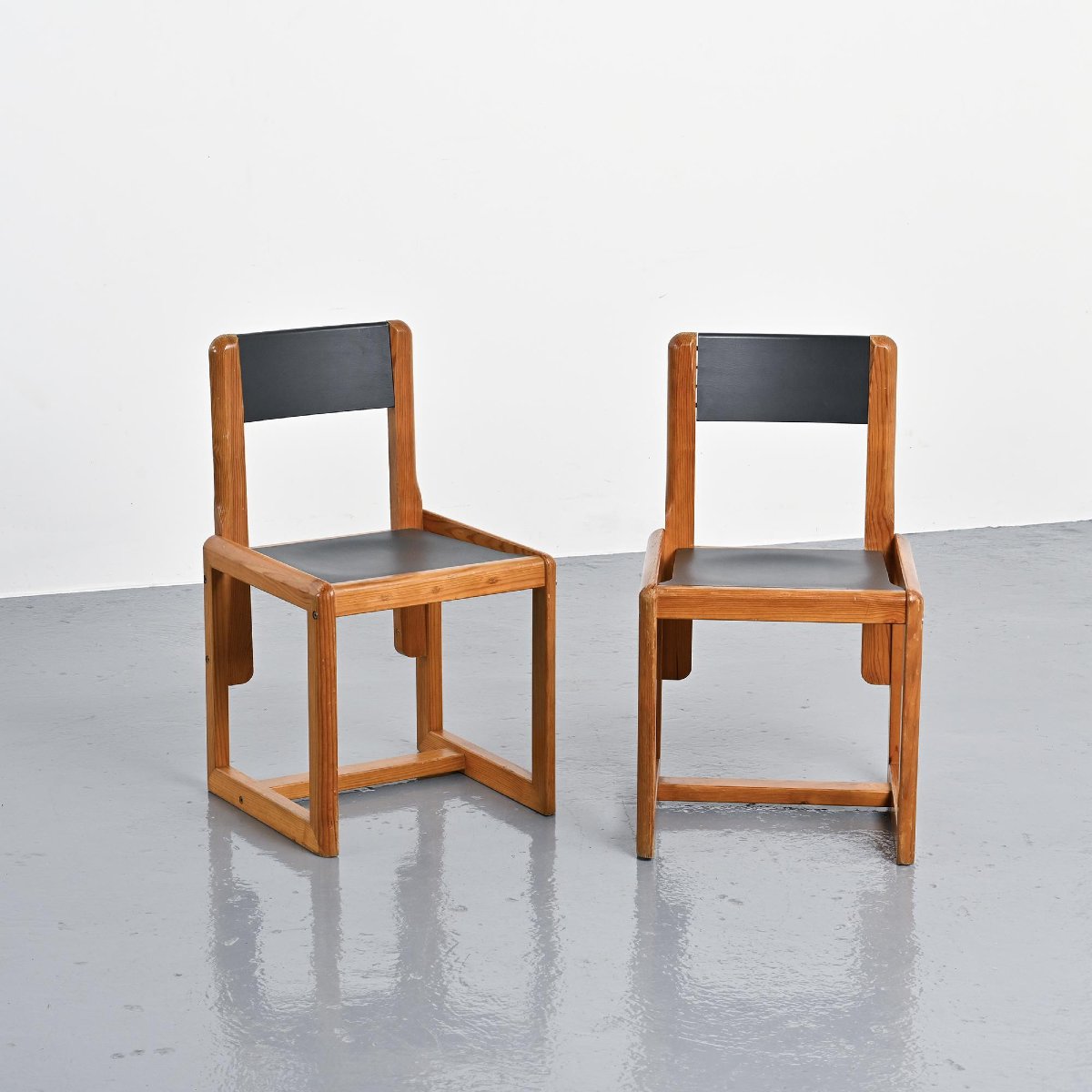 André Sornay: paire de chaises, France circa 1960