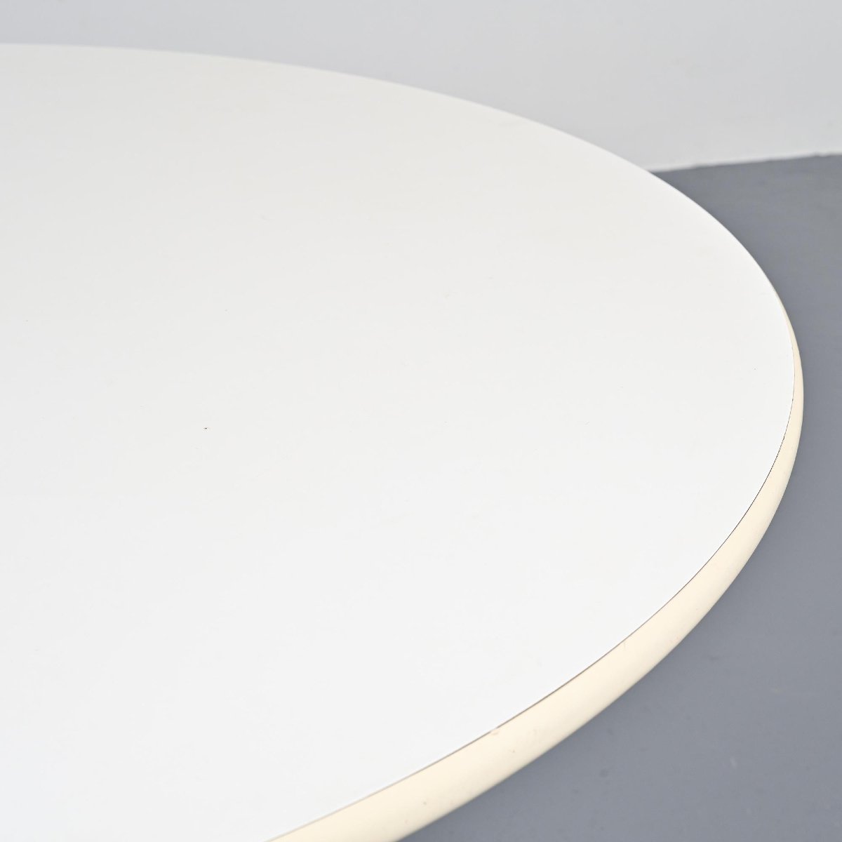 Table ronde par Charles et Ray Eames pour Herman Miller, circa 1970 -photo-3