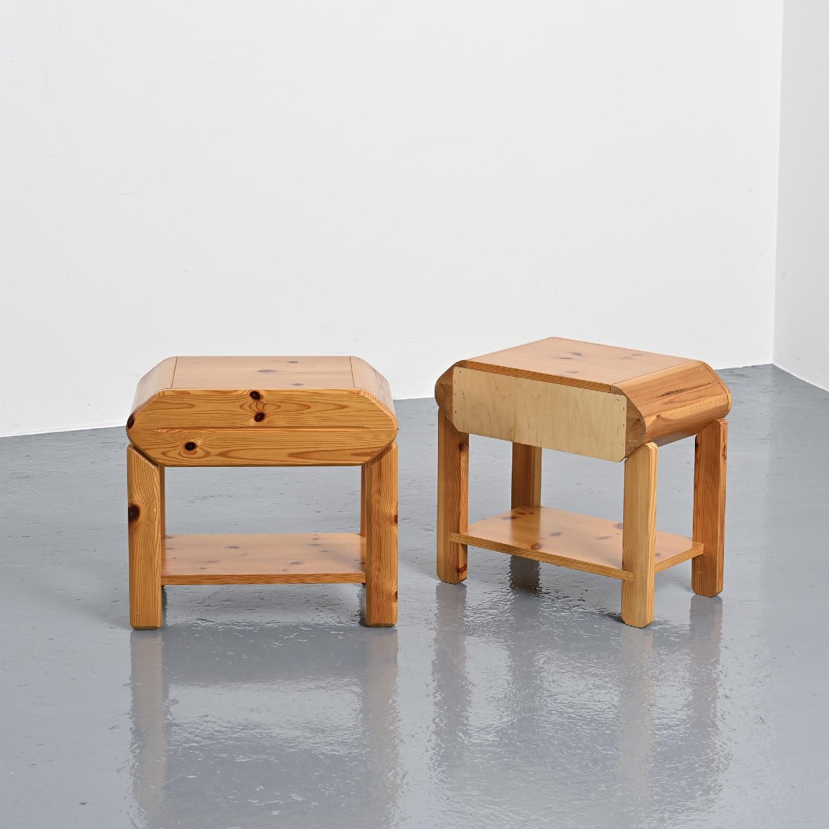 Paire de chevets en pin par Maison Regain, circa 1970 -photo-2