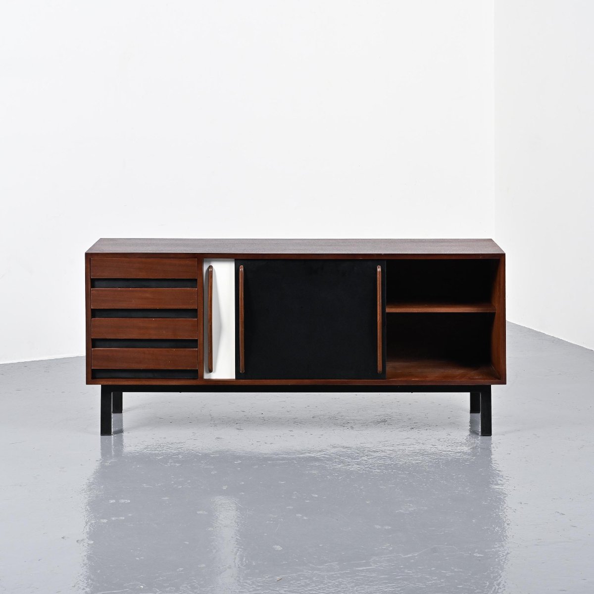  Enfilade Cansado par Charlotte Perriand, circa 1960-photo-4
