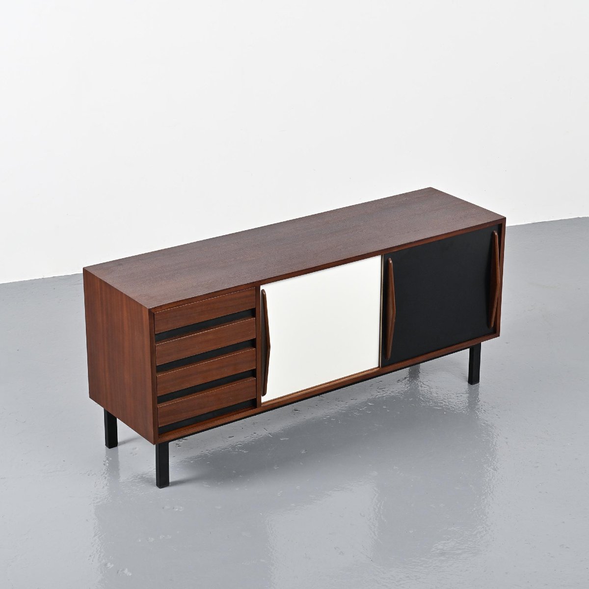  Enfilade Cansado par Charlotte Perriand, circa 1960-photo-1