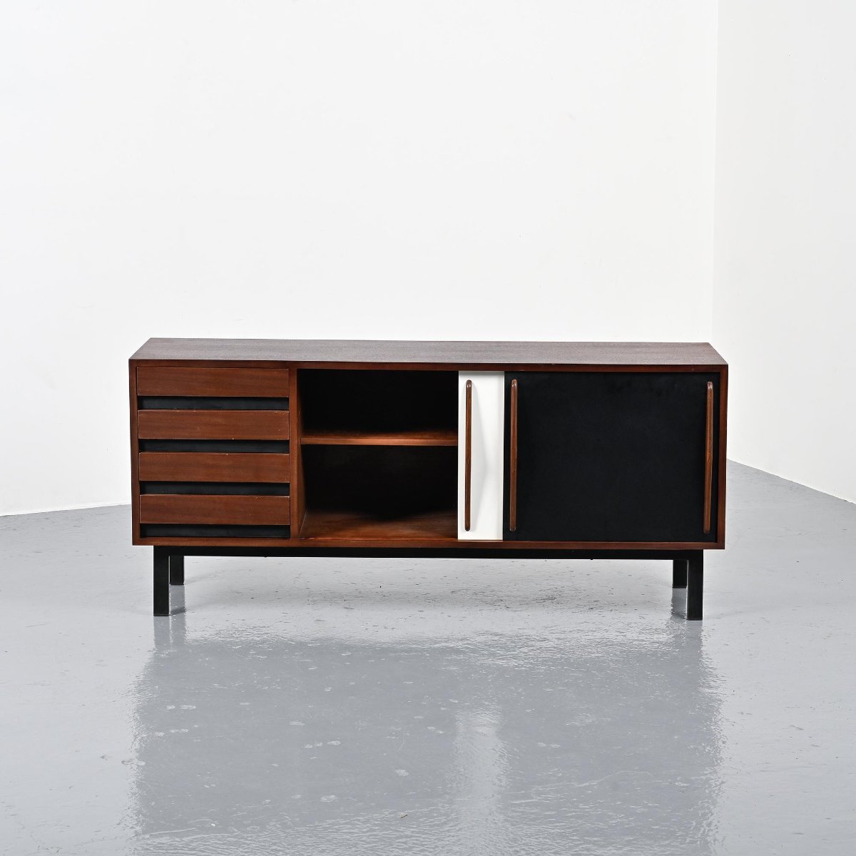  Enfilade Cansado par Charlotte Perriand, circa 1960-photo-4