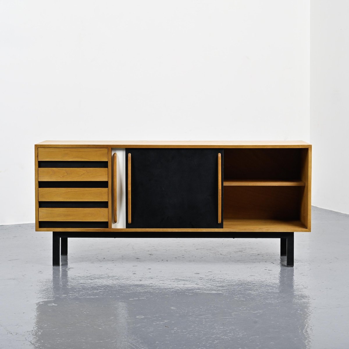  Enfilade Cansado par Charlotte Perriand, circa 1960-photo-2