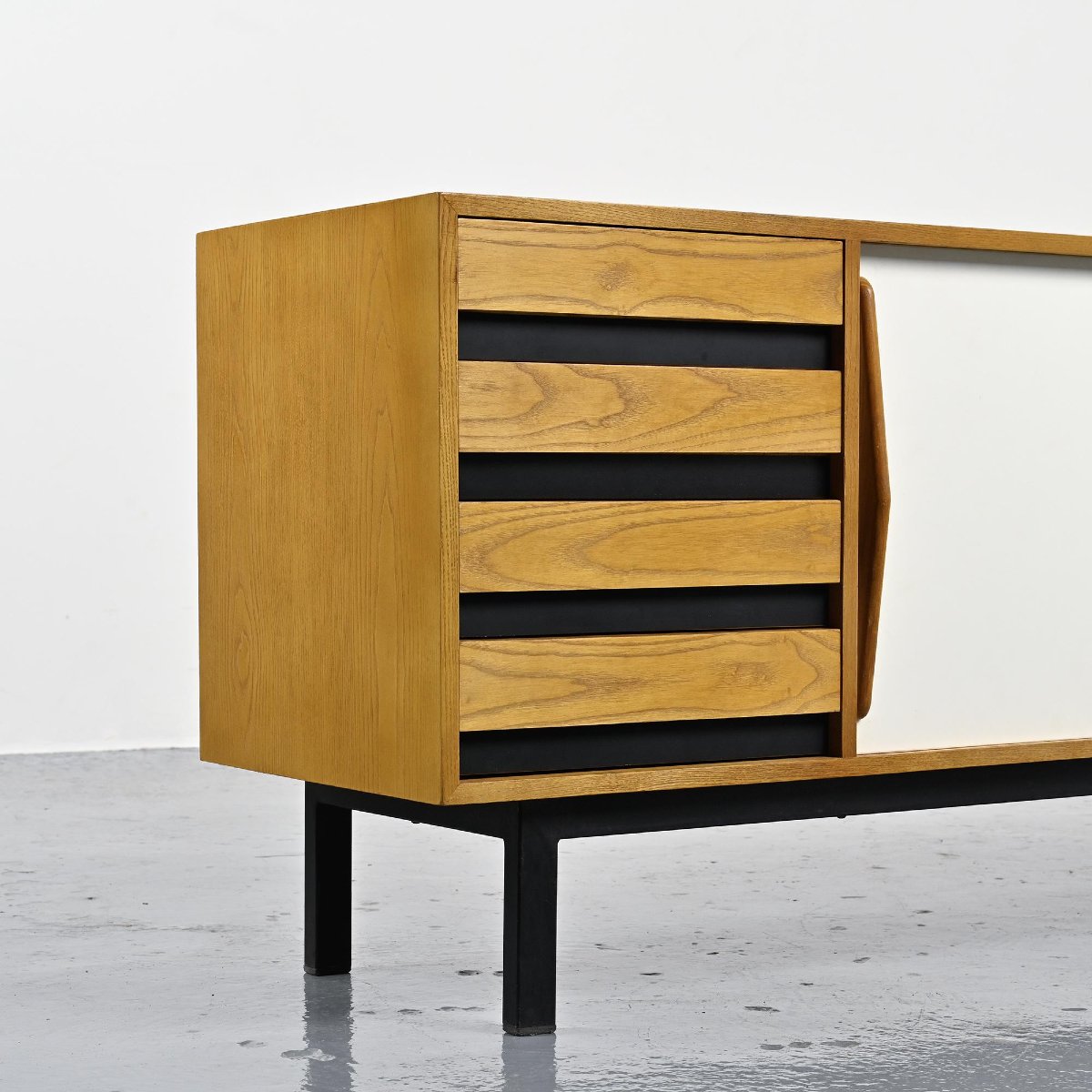  Enfilade Cansado par Charlotte Perriand, circa 1960-photo-5