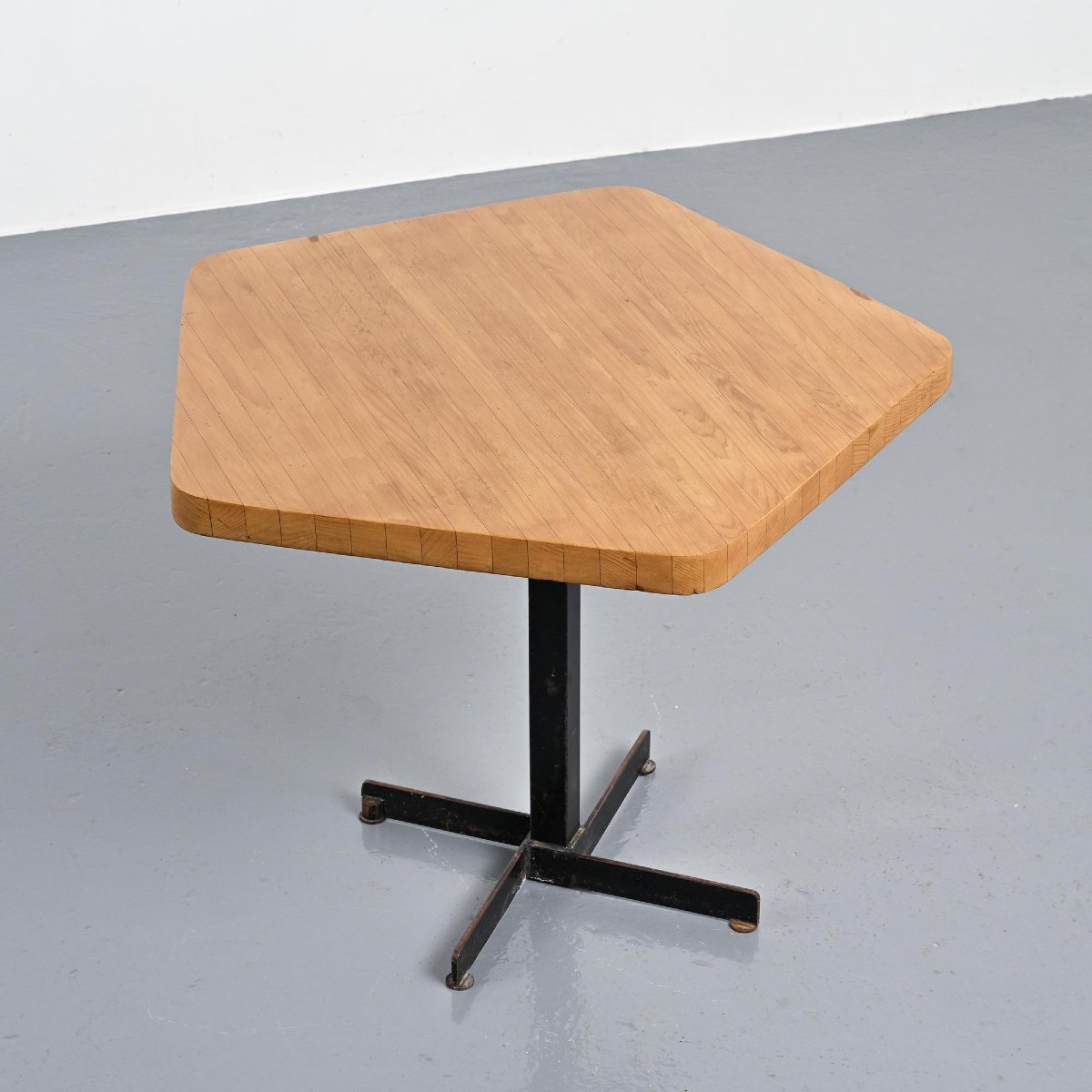 Pentagonal Table Les Arcs, Charlotte Perriand, Circa 1973 -photo-1